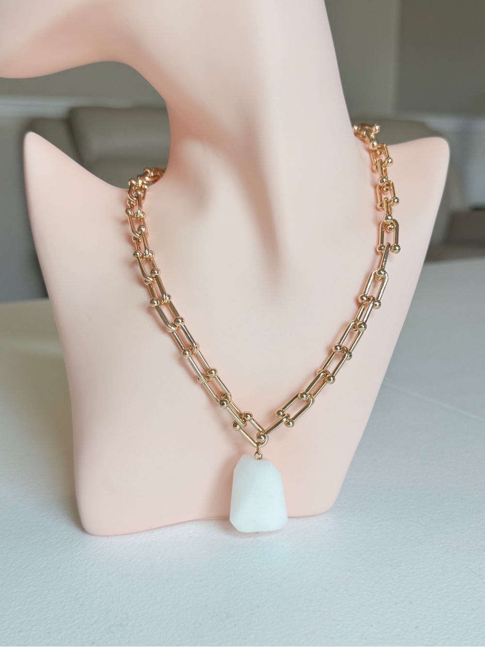 Luxury Gold Chain Necklace with White Stone Pendant - Women Jewelry